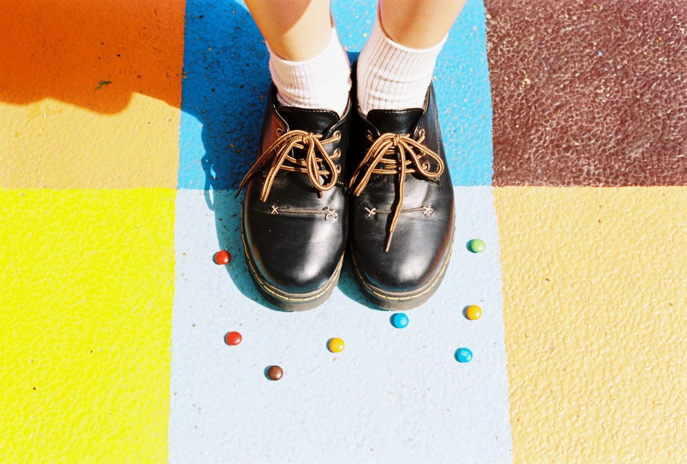 Light socks with black leather shoes
